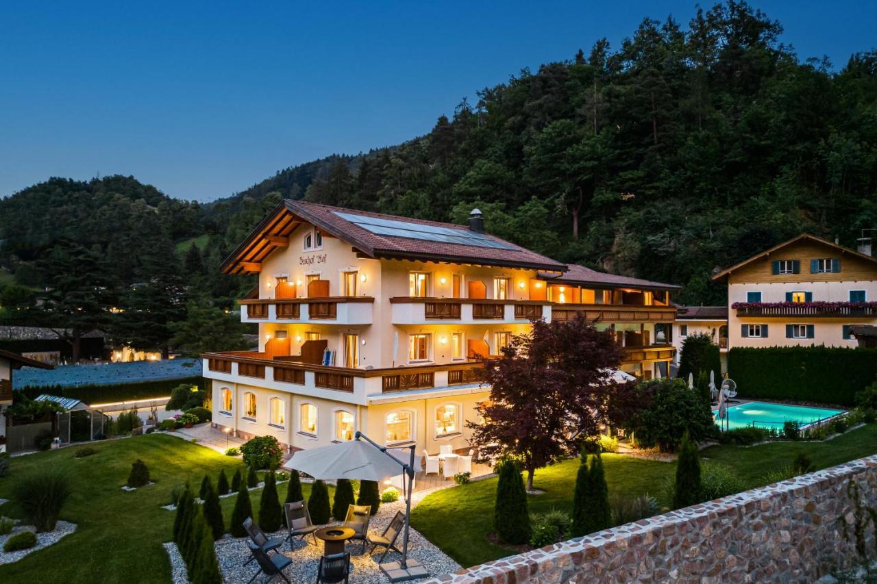 Hotel Bischofhof - Bistro Jasmin Chiusa Bagian luar foto