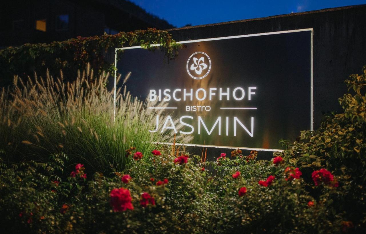 Hotel Bischofhof - Bistro Jasmin Chiusa Bagian luar foto